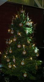 Koy Eaglen koristeltu joulukuusi, Kotka